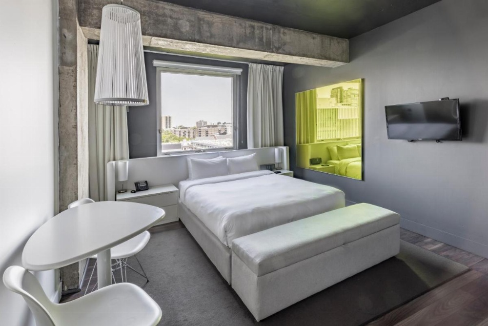 Room image 4