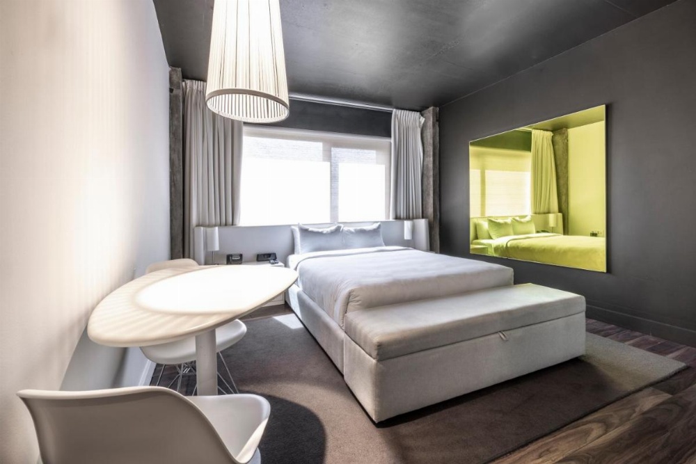 Room image 4
